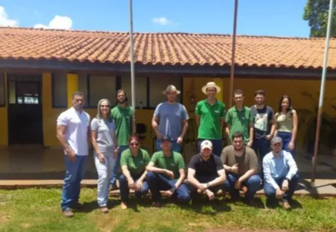 Alunos durante visita técnica.